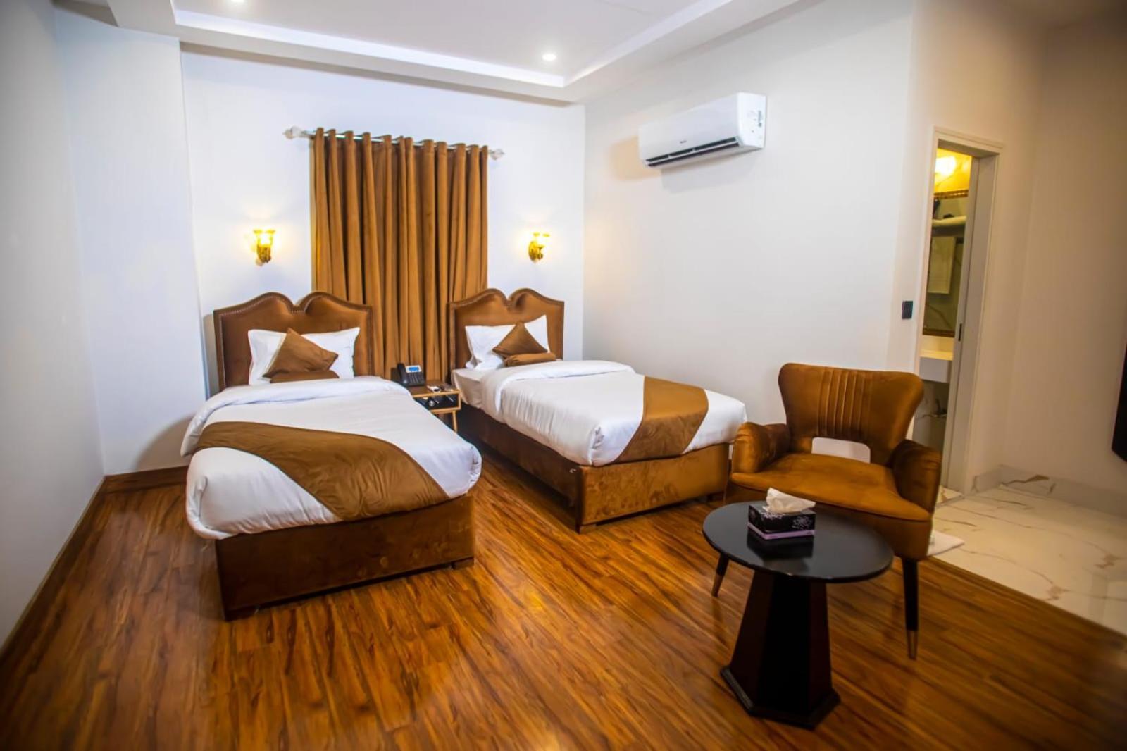 The Rich Hotel & Apartments Λαχόρη Εξωτερικό φωτογραφία